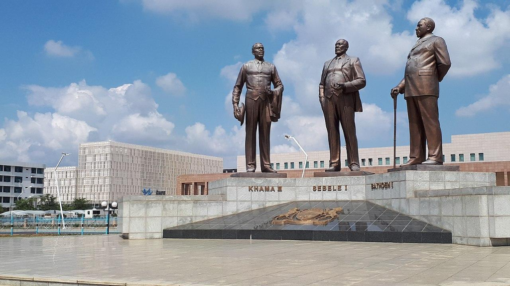 image of the three dikgosi monument near the high court